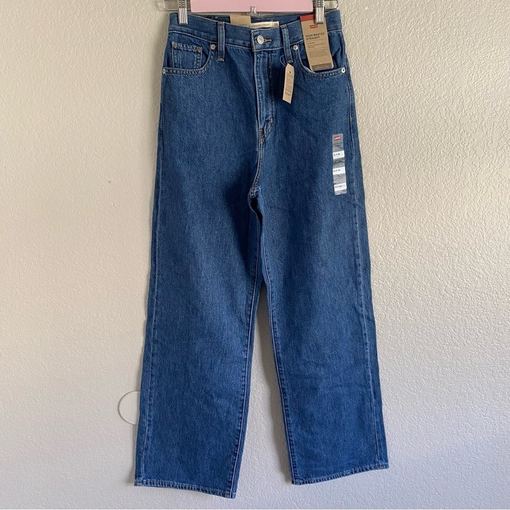 Levi’s High Wasted Straight Medium Wash Jeans 26x29